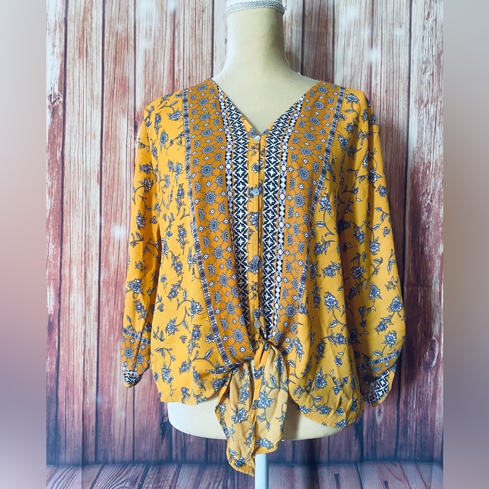Women’s Medium Blouse West Kei Bohemian 3/4 Sleeves Button Down Tie Bottom Silky